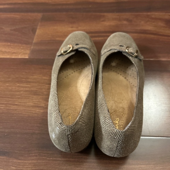 🌿SALE🌿CLARKS Comfort Shoes size 6M - Picture 4 of 8